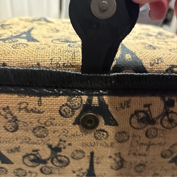 Source Unknown Eiffel Tower Sewing Box - Black and Tan - Picture 5 of 12